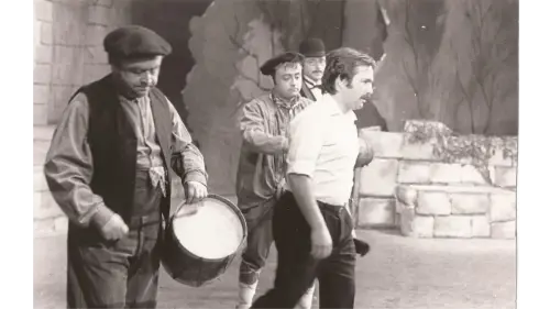 Debut en el Teatro de la Zarzuela con “El Caserío”. Madrid (1976)